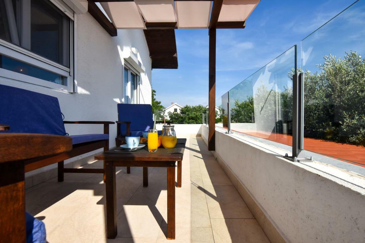 Solymar Villa Поседарье Екстериор снимка